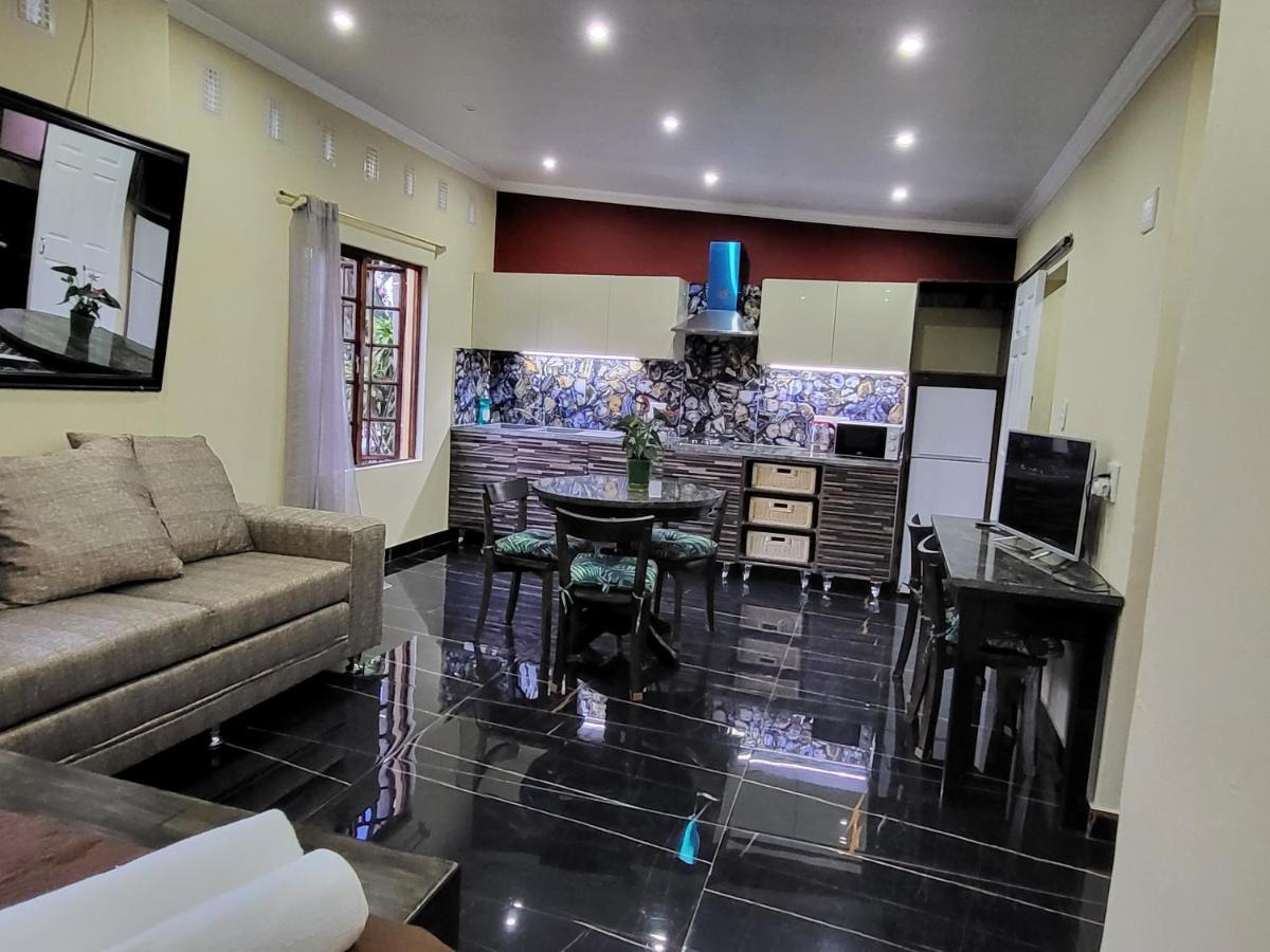 Gem Of Manor Drive Aparthotel Durban Eksteriør bilde